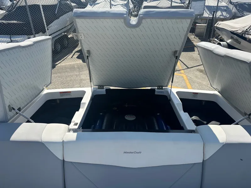 Slide: The Image of MasterCraft NXT24 2022 - 20