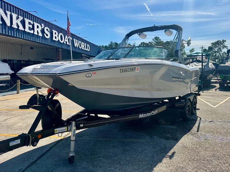 Slide: The Image of MasterCraft NXT24 2022 - 3