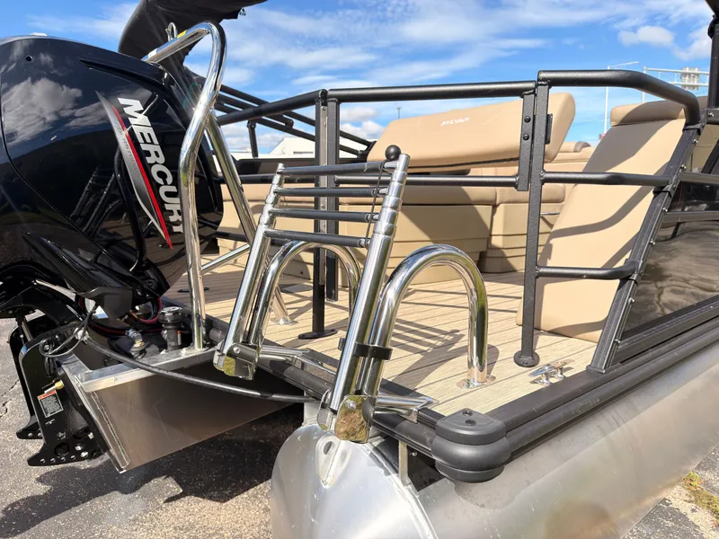 Slide: The Image of Sylvan Mirage 8520 CLZ DH 2027 - 56