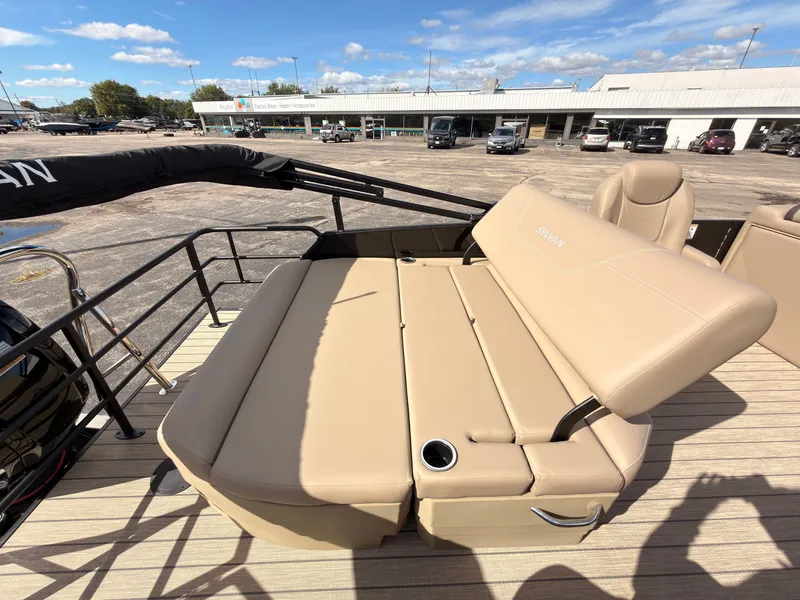 Slide: The Image of Sylvan Mirage 8520 CLZ DH 2027 - 53
