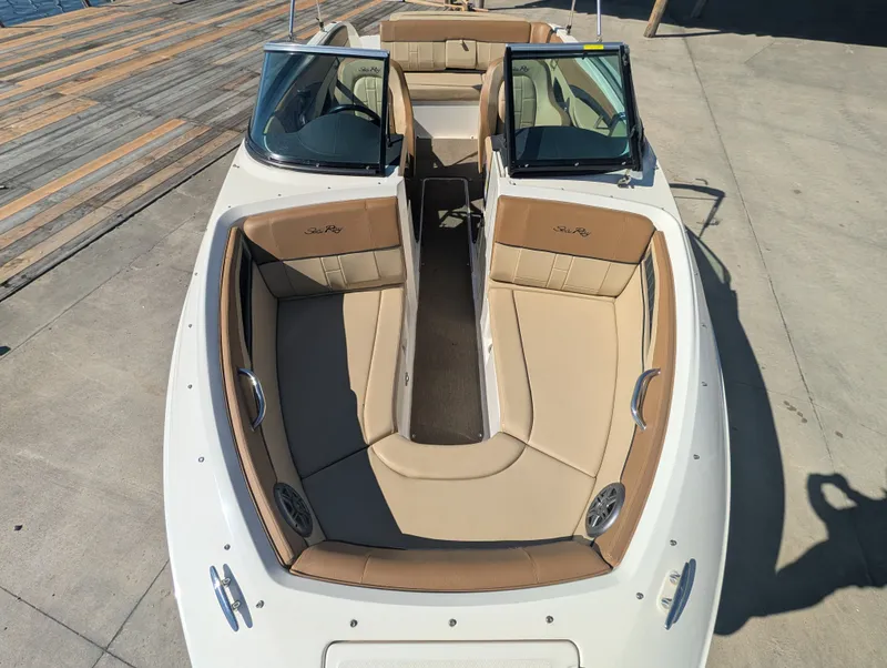 Slide: The Image of Sea Ray SLX 230 2015 - 11