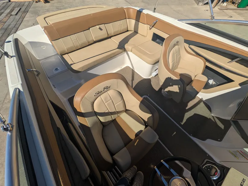 Slide: The Image of Sea Ray SLX 230 2015 - 12