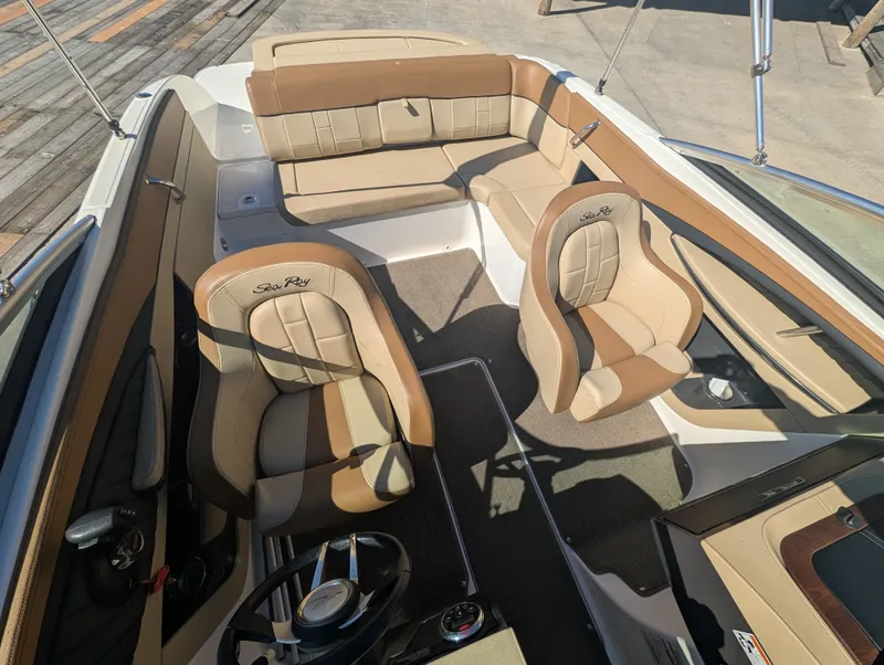 Slide: The Image of Sea Ray SLX 230 2015 - 20