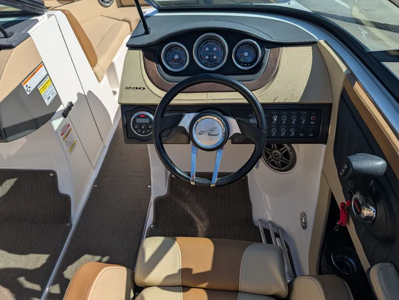 Slide: The Image of Sea Ray SLX 230 2015 - 21