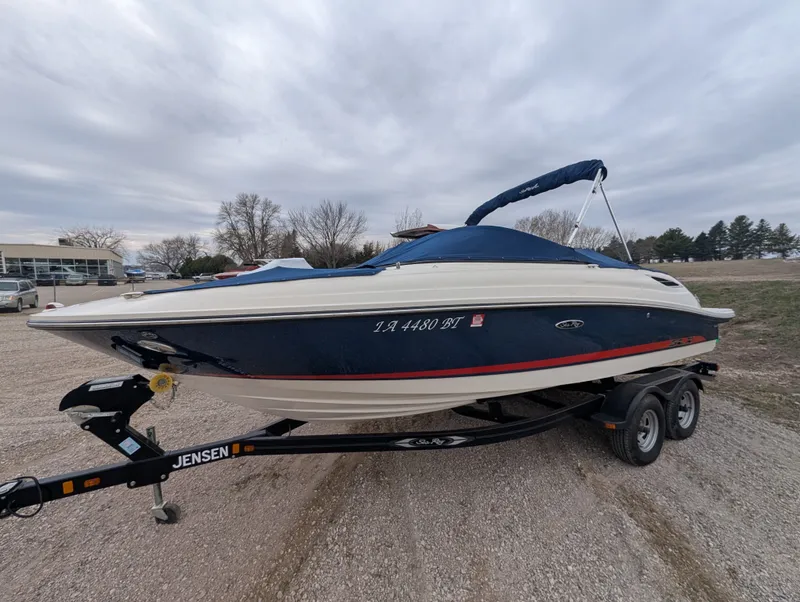 Slide: The Image of Sea Ray SLX 230 2015 - 3