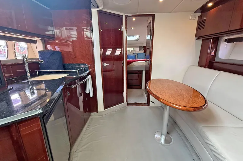 Slide: The Image of Sea Ray 390 Sundancer - Looking forward - 1