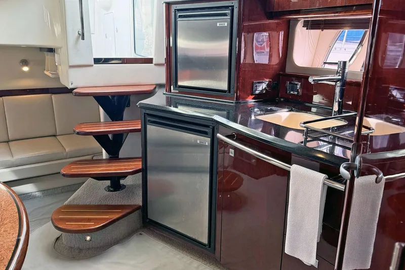 Slide: The Image of Sea Ray 390 Sundancer - Galley - 3