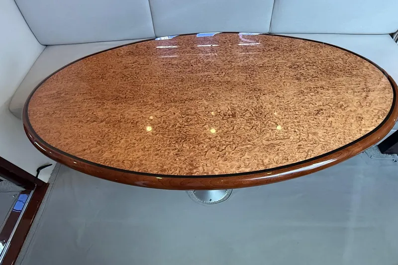 Slide: The Image of Sea Ray 390 Sundancer - Salon Table - 5