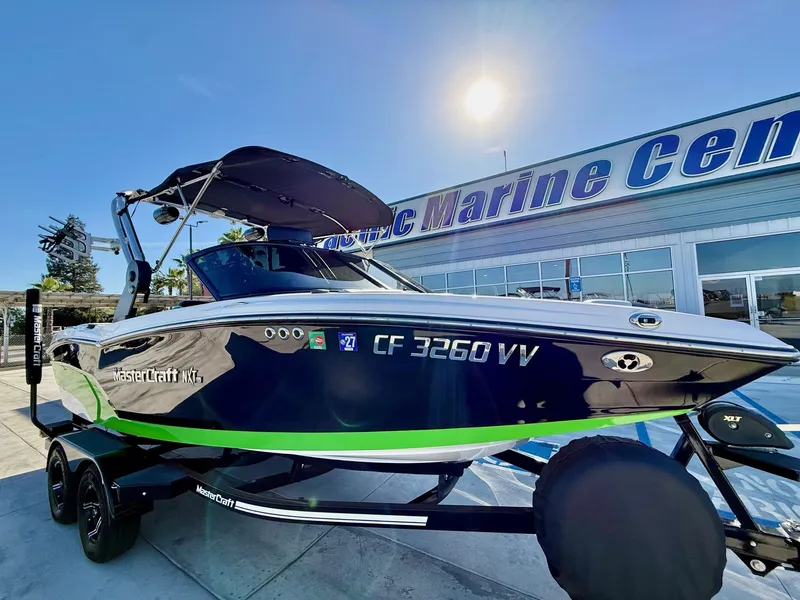 Slide: The Image of MasterCraft NXT20 2021 - 4