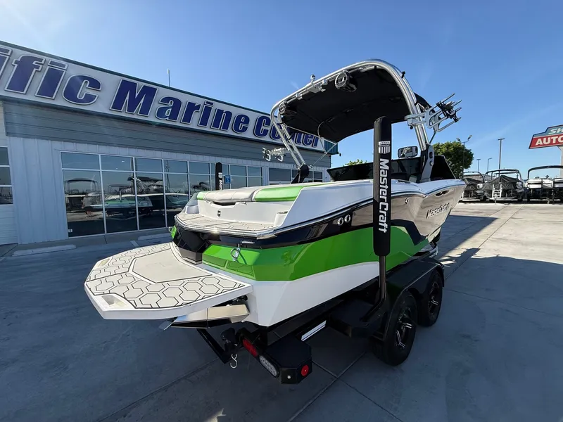Slide: The Image of MasterCraft NXT20 2021 - 9