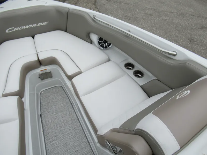 Slide: The Image of Crownline Boats 270 SS 2023 - 10