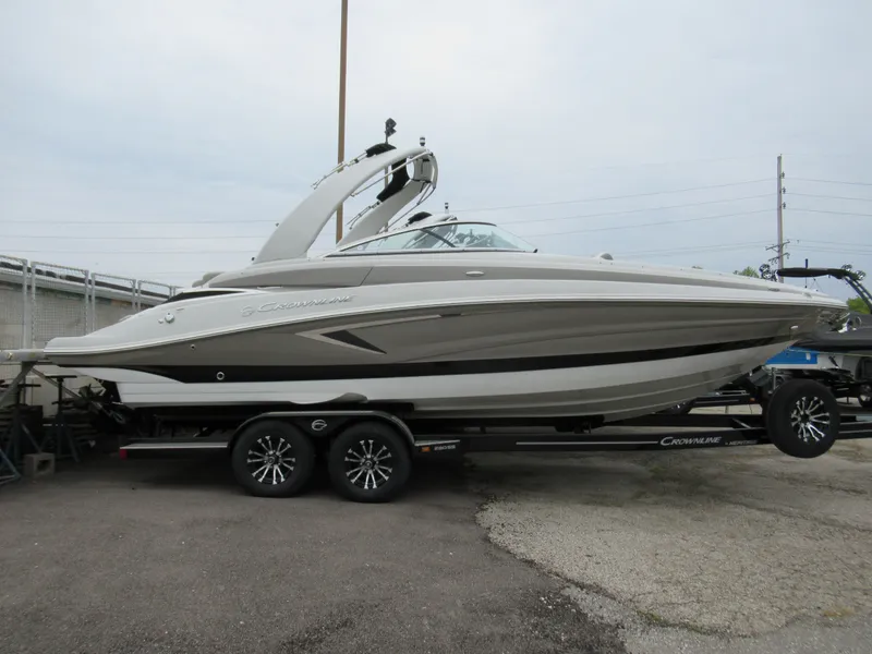 Slide: The Image of Crownline Boats 270 SS 2023 - 11