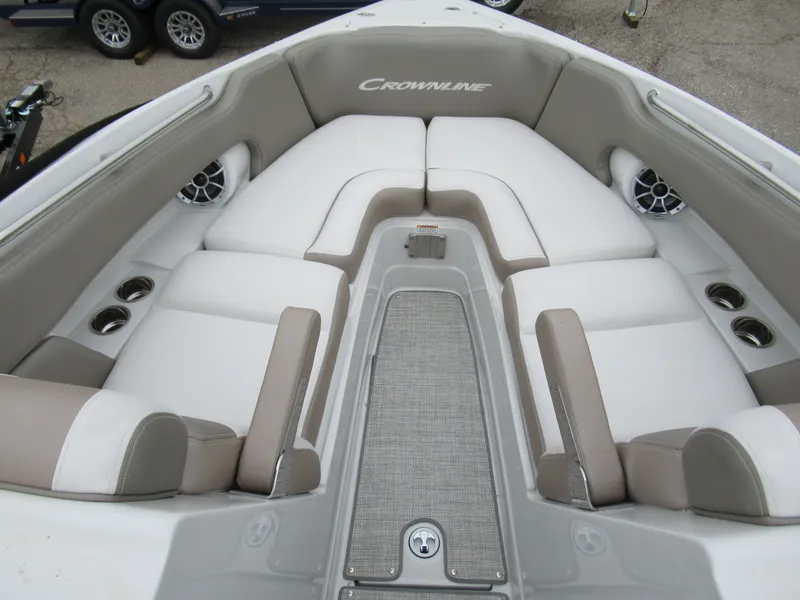 Slide: The Image of Crownline Boats 270 SS 2023 - 21