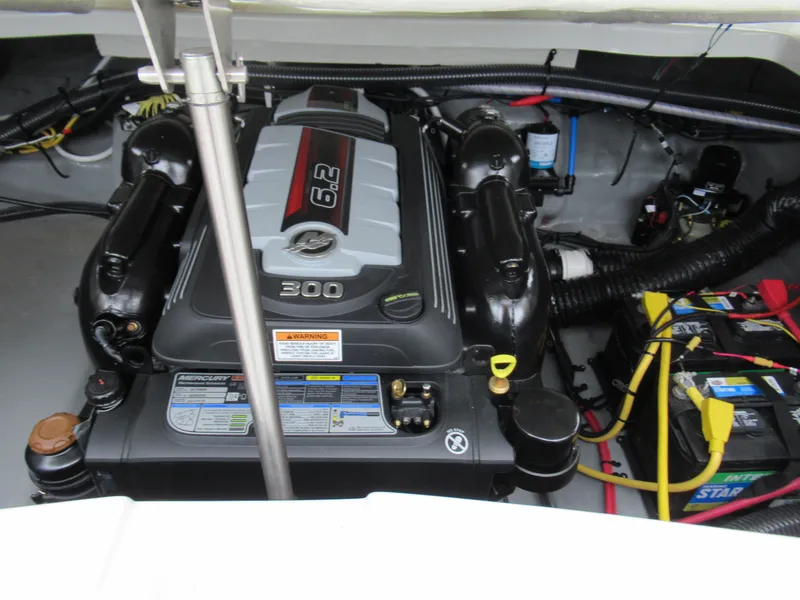 Slide: The Image of Crownline Boats 270 SS 2023 - 23