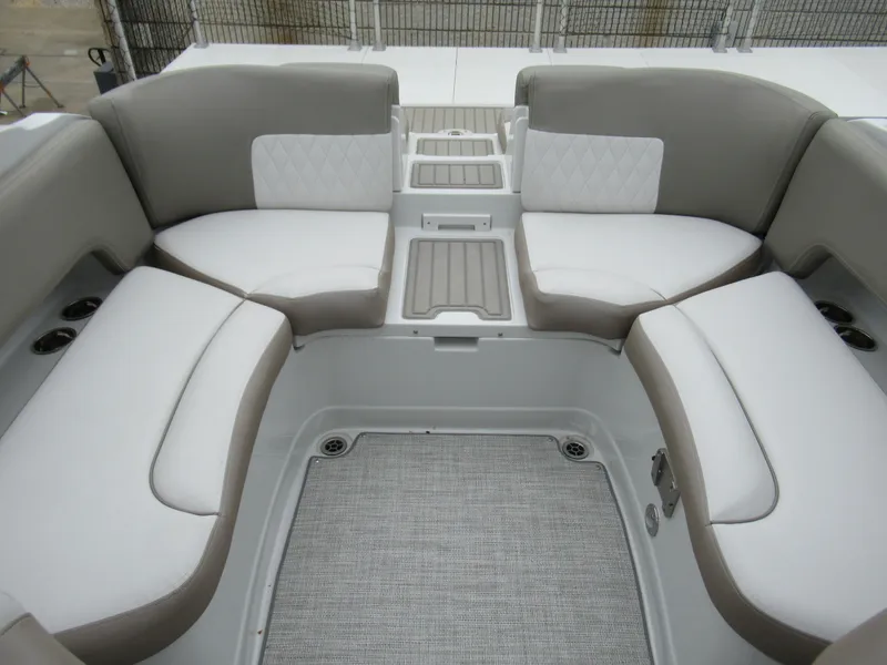 Slide: The Image of Crownline Boats 270 SS 2023 - 3