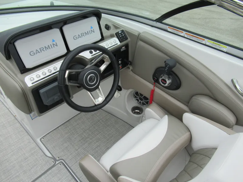 Slide: The Image of Crownline Boats 270 SS 2023 - 5