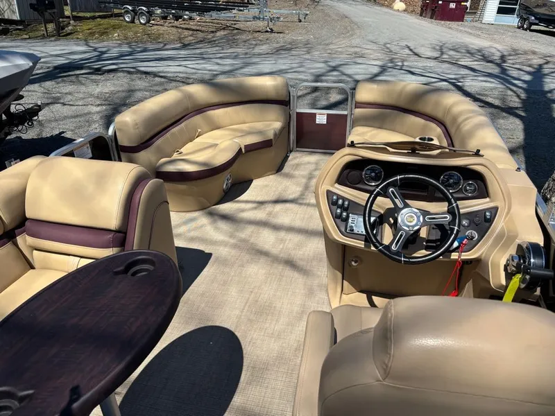 Slide: The Image of South Bay 200 Series 220CR 2.0 2019 - 10