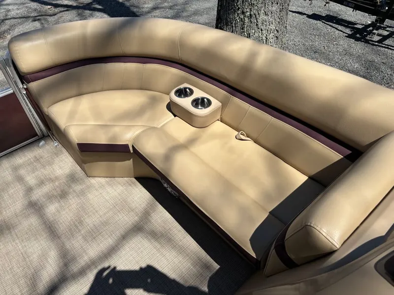 Slide: The Image of South Bay 200 Series 220CR 2.0 2019 - 15