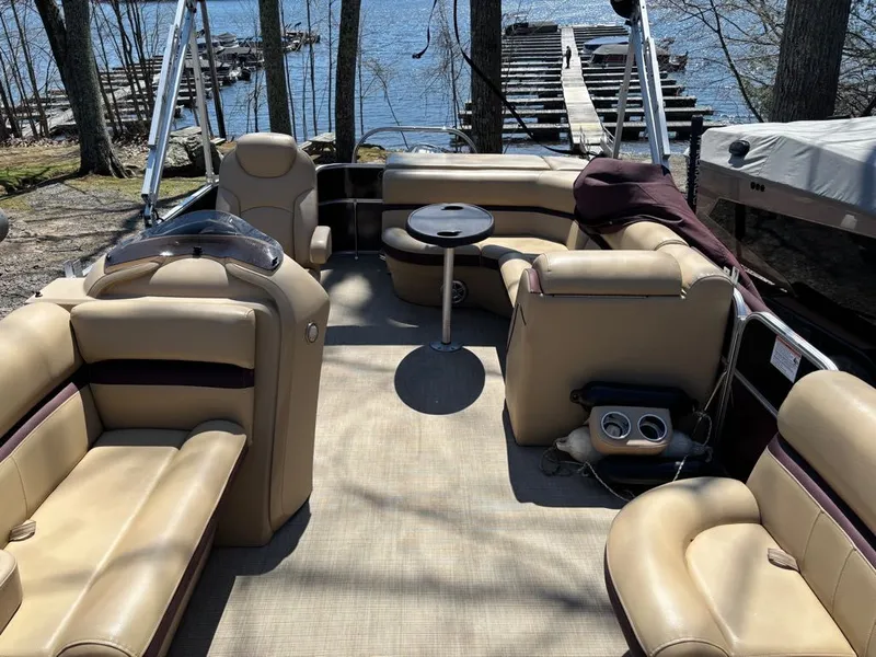 Slide: The Image of South Bay 200 Series 220CR 2.0 2019 - 16