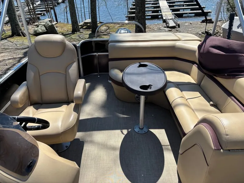 Slide: The Image of South Bay 200 Series 220CR 2.0 2019 - 9