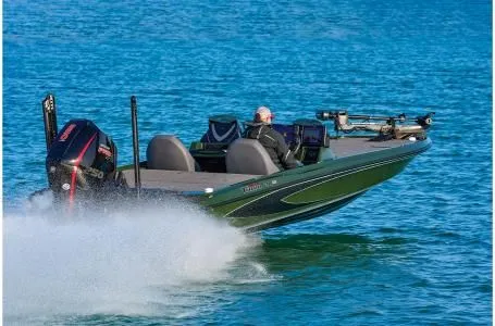 Slide: The Image of Triton 20XP Patriot 2026 - 17