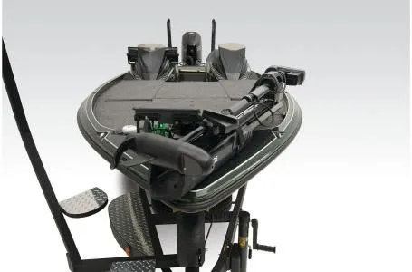 Slide: The Image of Triton 20XP Patriot 2026 - 32