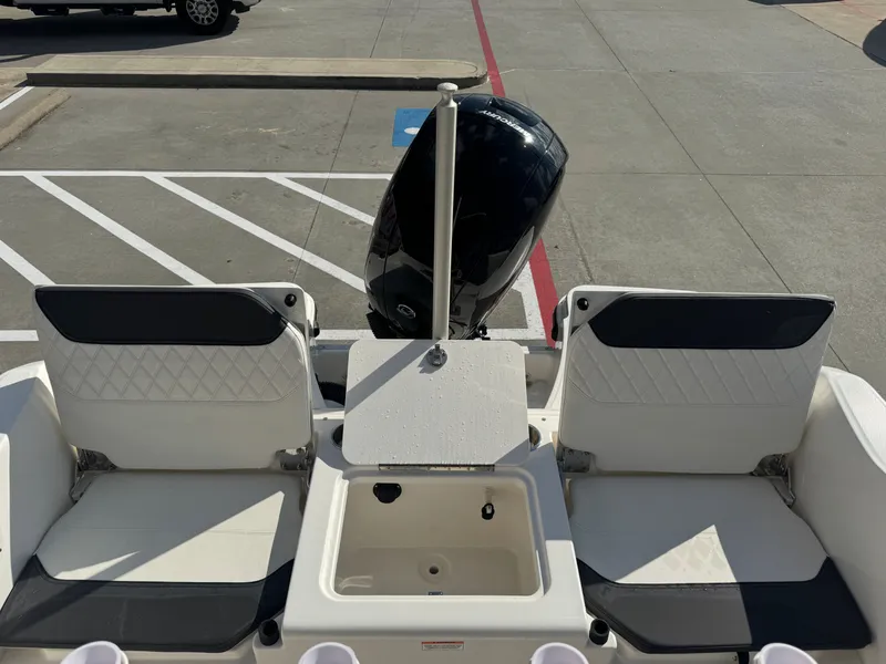 Slide: The Image of Bayliner Trophy 20CC 2026 - 12