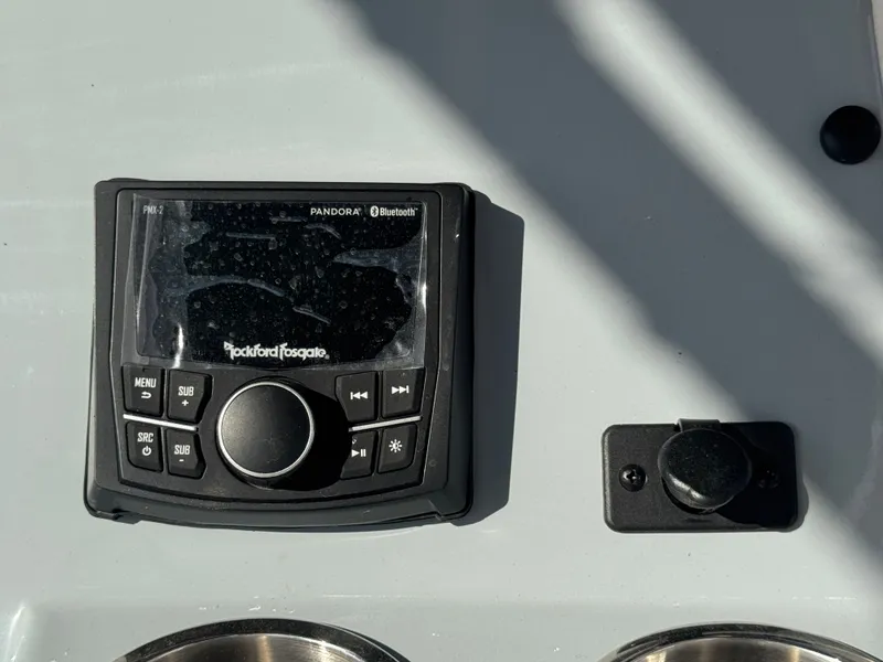 Slide: The Image of Bayliner Trophy 20CC 2026 - 15