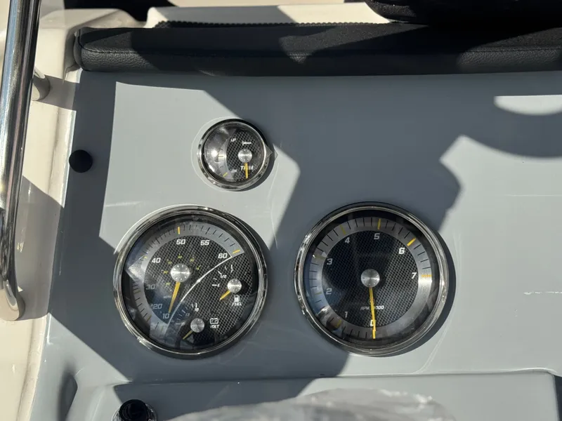 Slide: The Image of Bayliner Trophy 20CC 2026 - 16