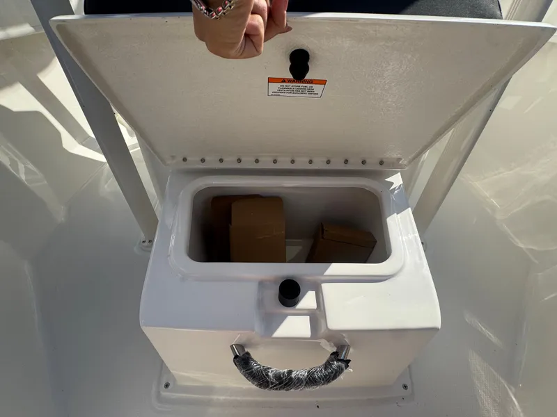 Slide: The Image of Bayliner Trophy 20CC 2026 - 23