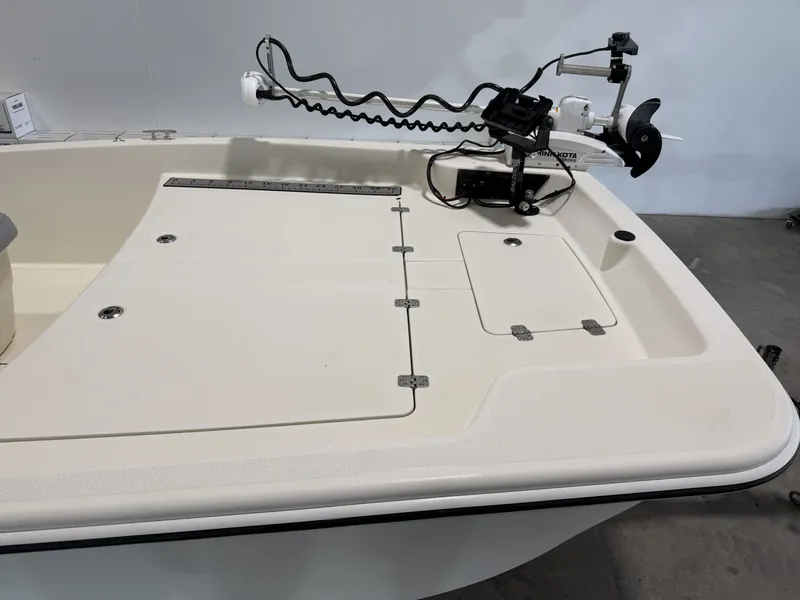 Slide: The Image of Mako Pro Skiff 17 CC 2022 - 15