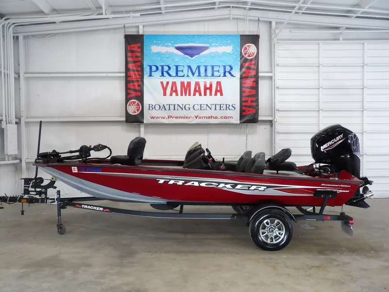 The Image of Tracker Pro Team 175 TXW 2023 - 1