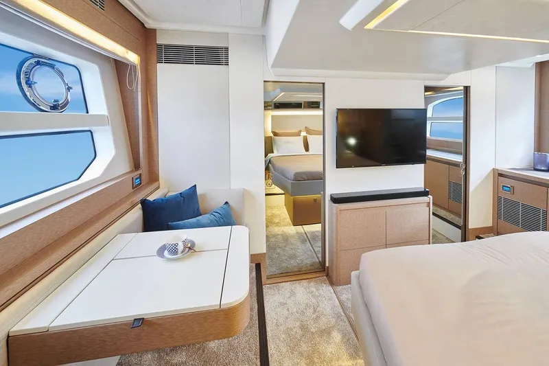 Slide: The Image of Top view of 2020 Prestige 590 yacht layout. - 23