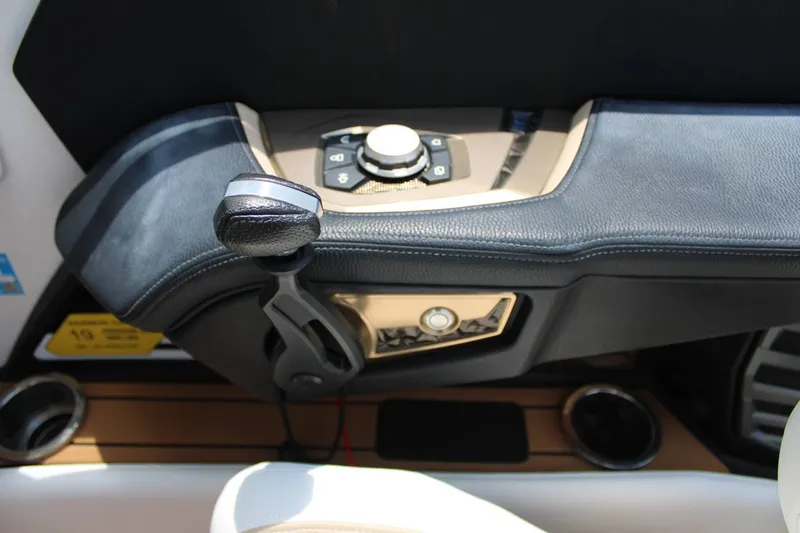 Slide: The Image of Nautique G25 2022 - 11
