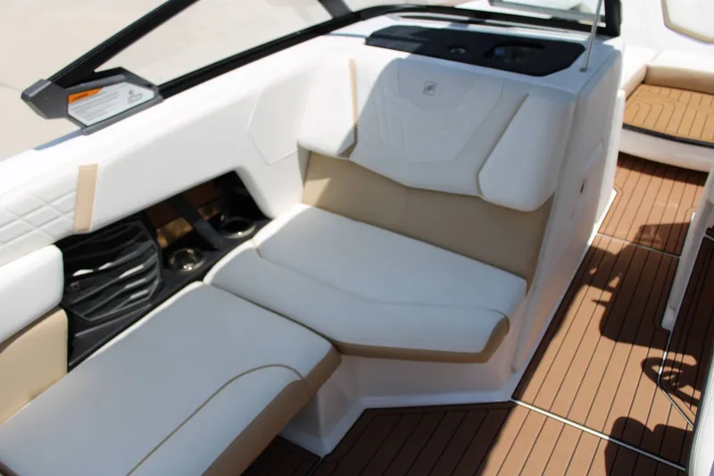 Slide: The Image of Nautique G25 2022 - 13