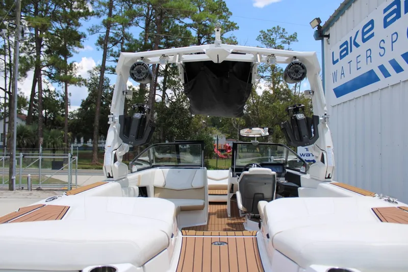 Slide: The Image of Nautique G25 2022 - 17