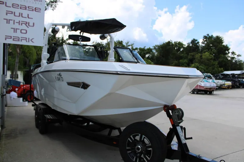 Slide: The Image of Nautique G25 2022 - 3