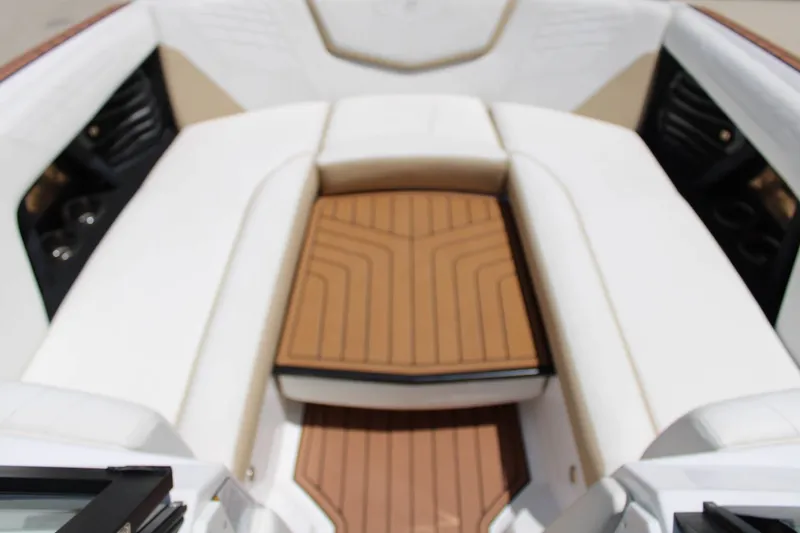 Slide: The Image of Nautique G25 2022 - 9