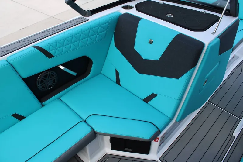 Slide: The Image of Nautique Super Air Nautique GS22 2026 - 11