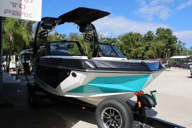 Slide: The Image of Nautique Super Air Nautique GS20 2026 - 4