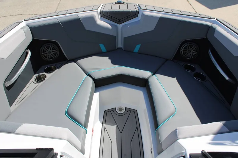 Slide: The Image of Nautique Super Air Nautique GS20 2026 - 5