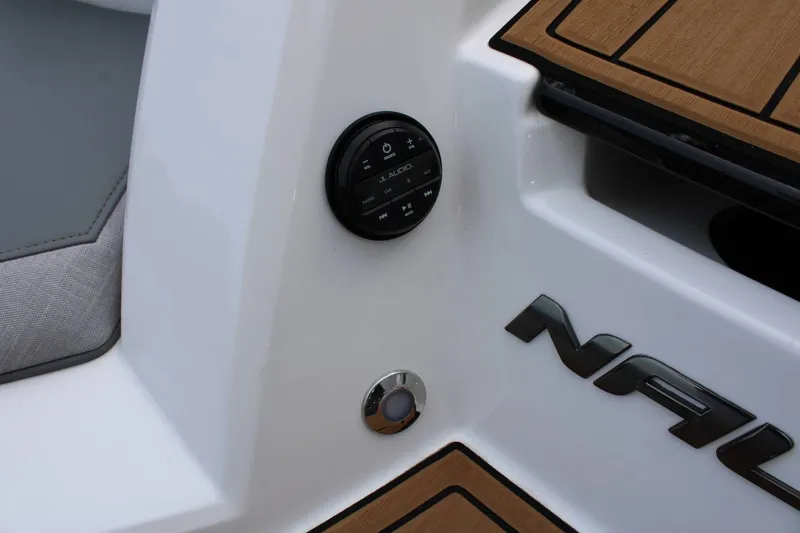 Slide: The Image of Nautique Super Air Nautique GS20 2023 - 17