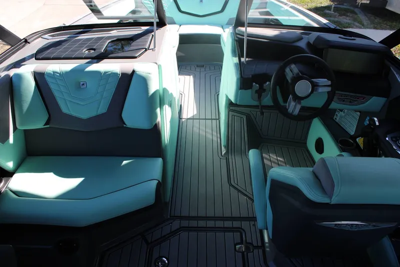 Slide: The Image of Nautique G23 2023 - 15