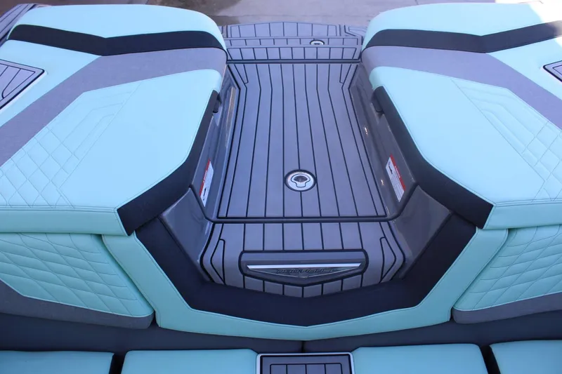 Slide: The Image of Nautique G23 2023 - 23