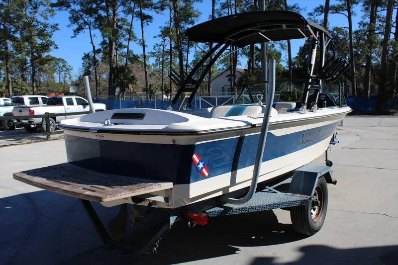 Slide: The Image of Nautique 2001 1986 - 12