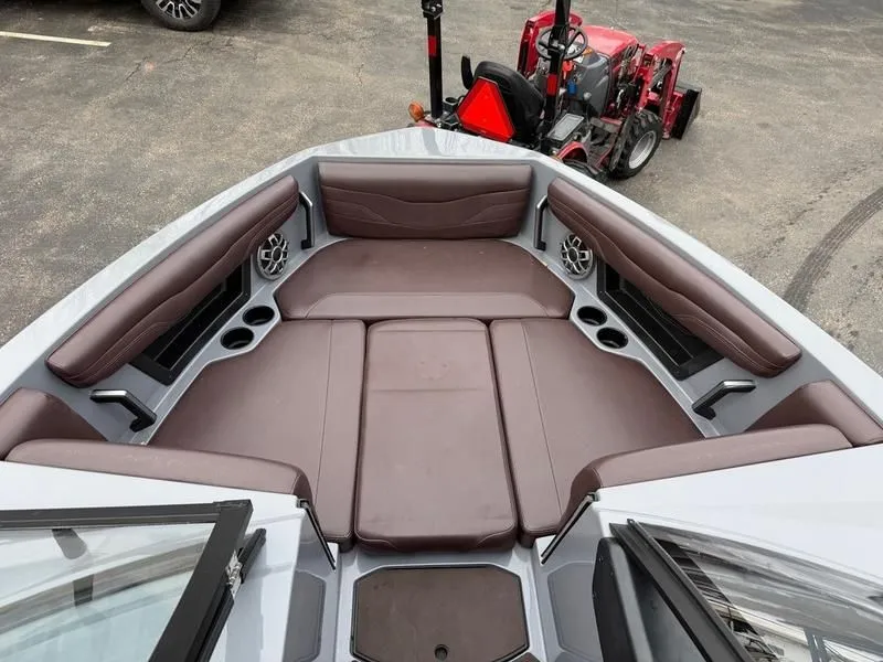 Slide: The Image of Axis T220 2022 - 11