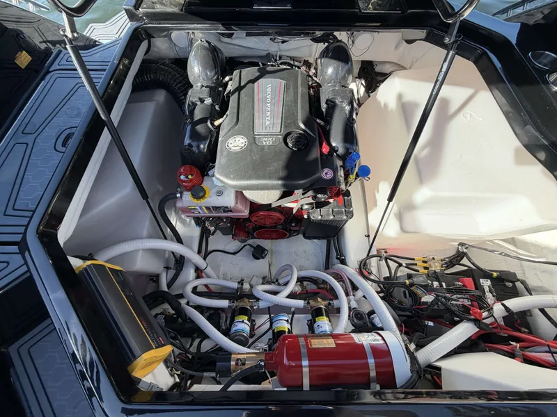 Slide: The Image of Cobalt R6 Surf 2026 - 16