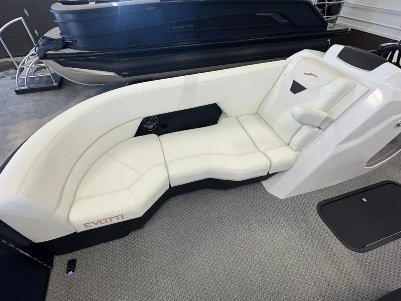 Slide: The Image of Evotti 523CS 2026 - 10