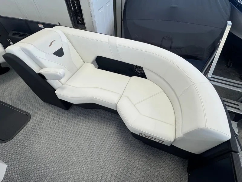 Slide: The Image of Evotti 523CS 2026 - 9