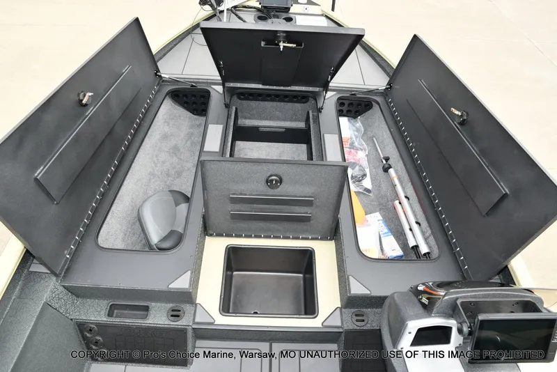 Slide: The Image of Tracker Savage 215 Big Catch Package 2026 - 10